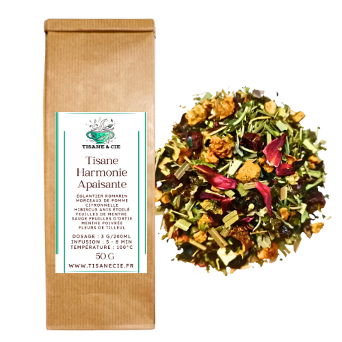 sachet en papier kraft et vrac de tisane bio Harmonie Apaisante avec églantier, romarin, morceaux de pomme, citronnelle, hibiscus, anis étoilé, sauge, menthe poivrée et fleurs de tilleul