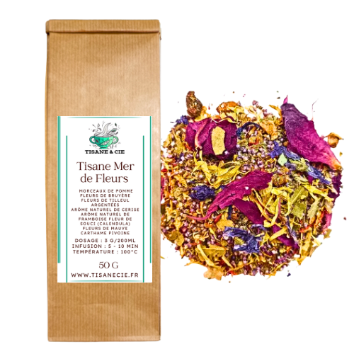 sachet en papier kraft et vrac de tisane bio Mer de Fleurs avec morceaux de pomme, fleurs de bruyère, fleurs de tilleul et fleurs de souci